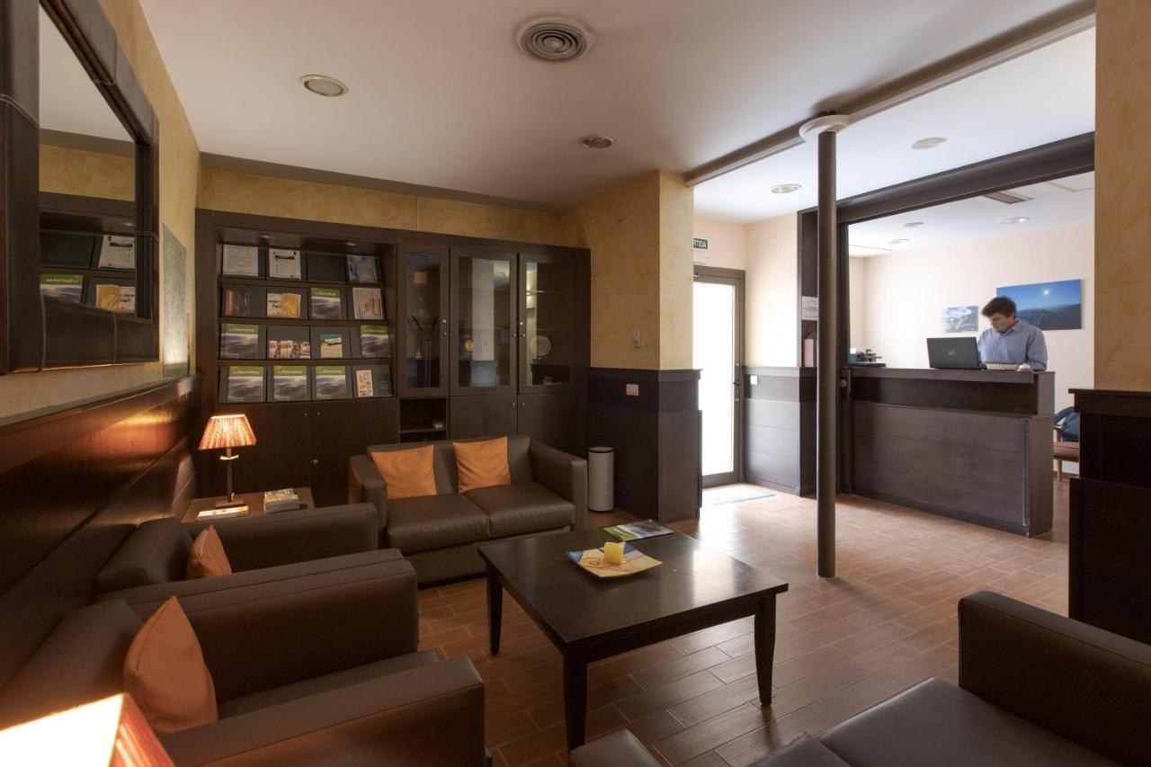 Hotel Alta Garrotxa Tortella Bagian luar foto