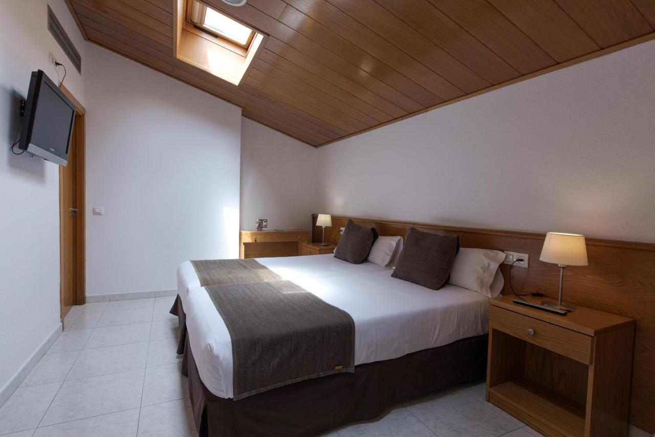 Hotel Alta Garrotxa Tortella Bagian luar foto
